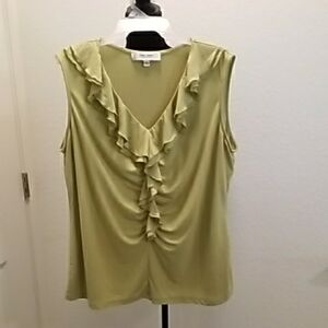 Chic Ruffled Sleeveless Blouse in Light Green
